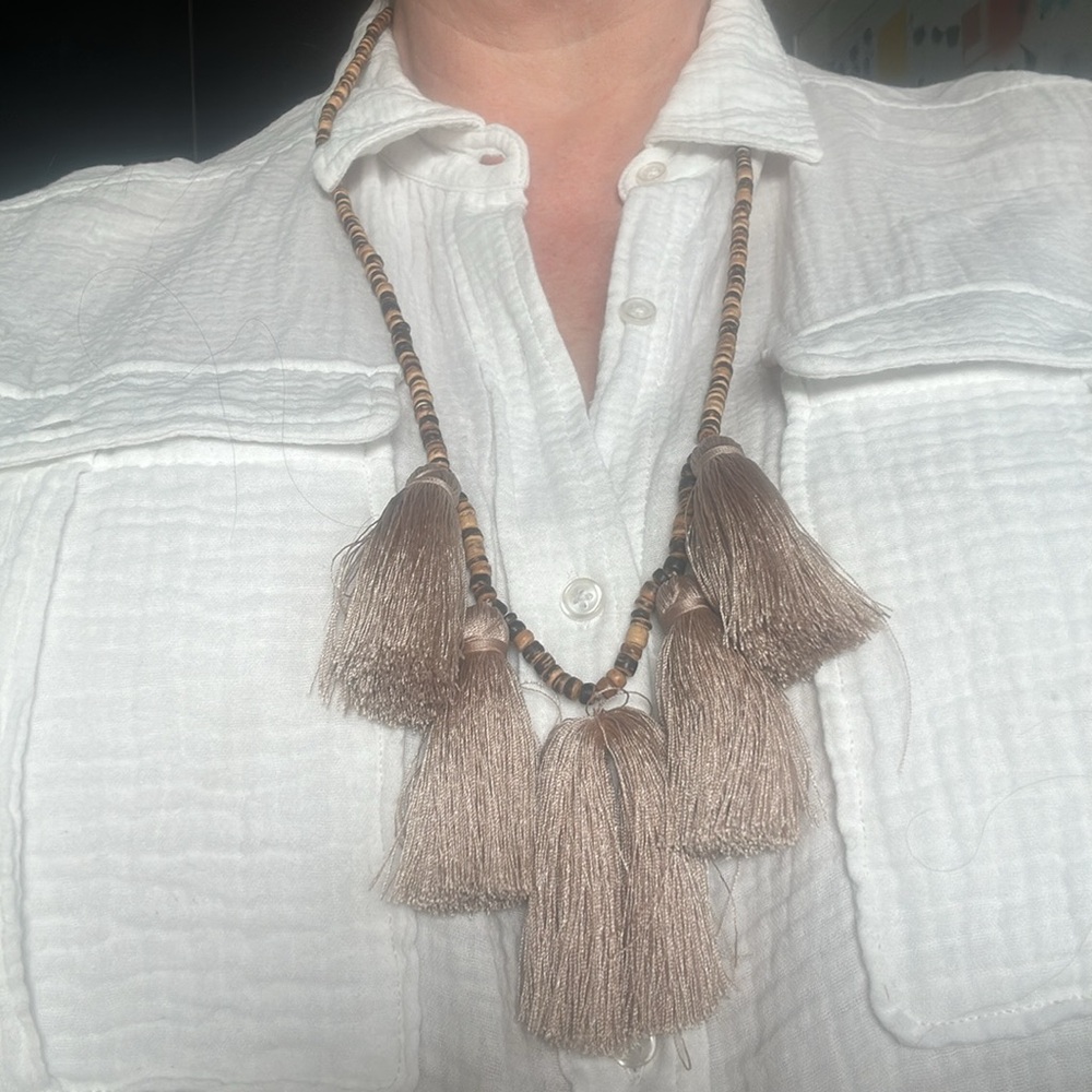 Long tassel beaded necklace - Picture 3 of 3